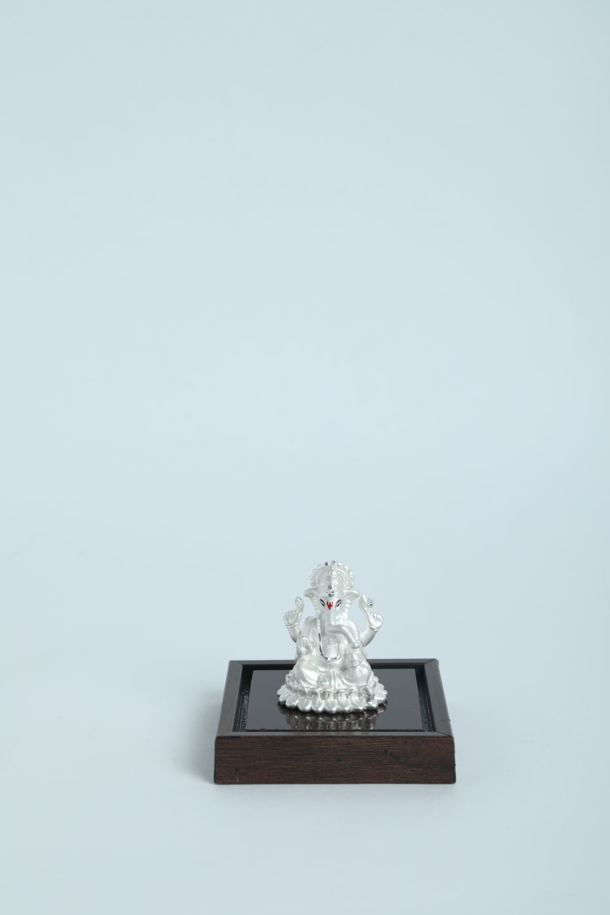 999 Pure Silver Ganesha Idol By Krysaliis Isvara - Krign_Ms02 Idols